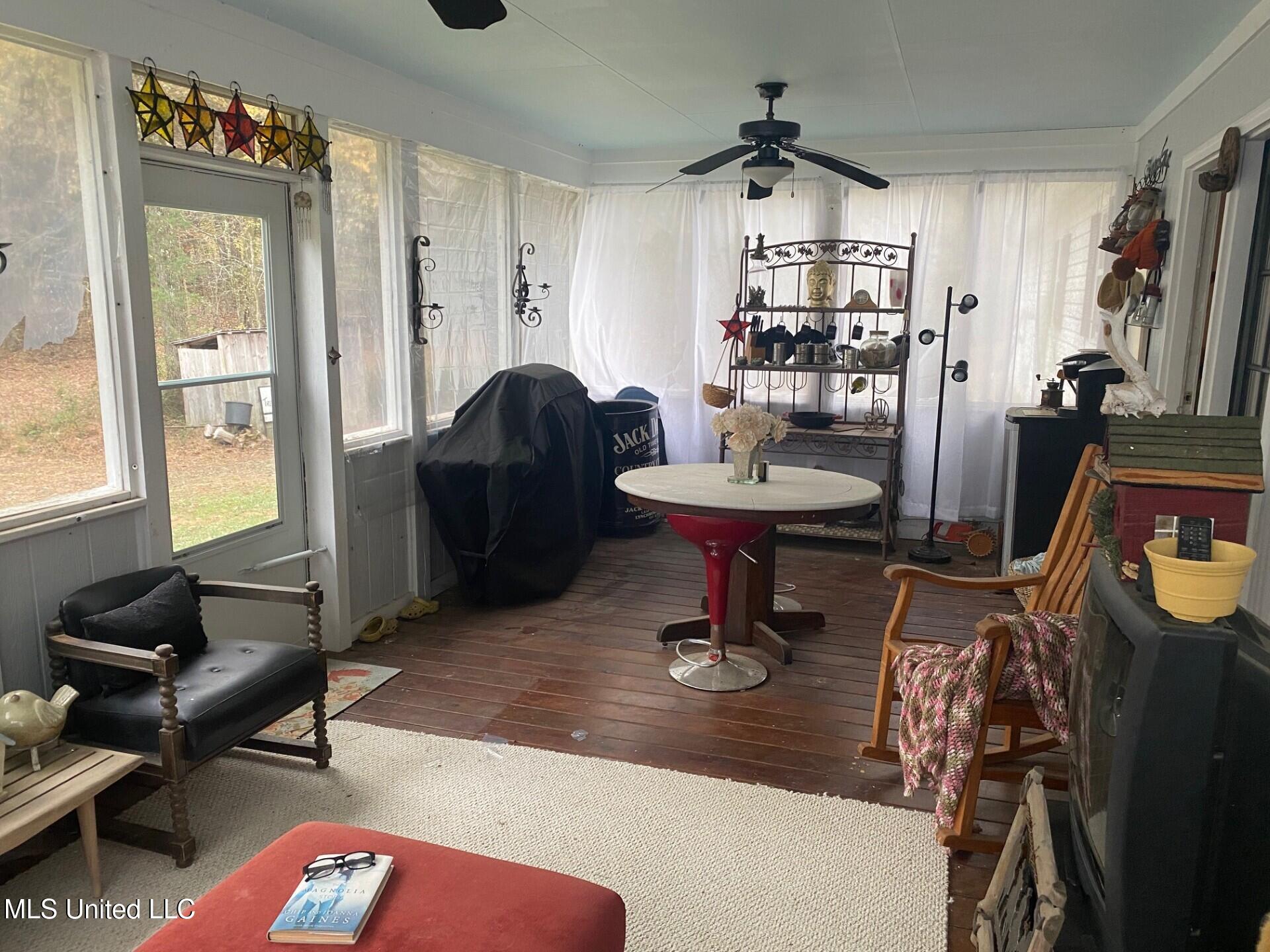2085 Yellowdog Road