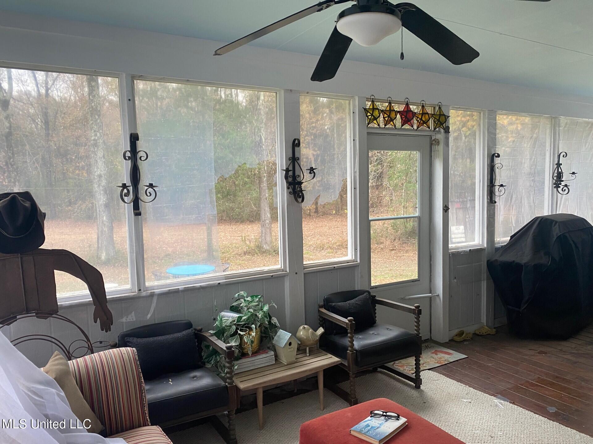 2085 Yellowdog Road