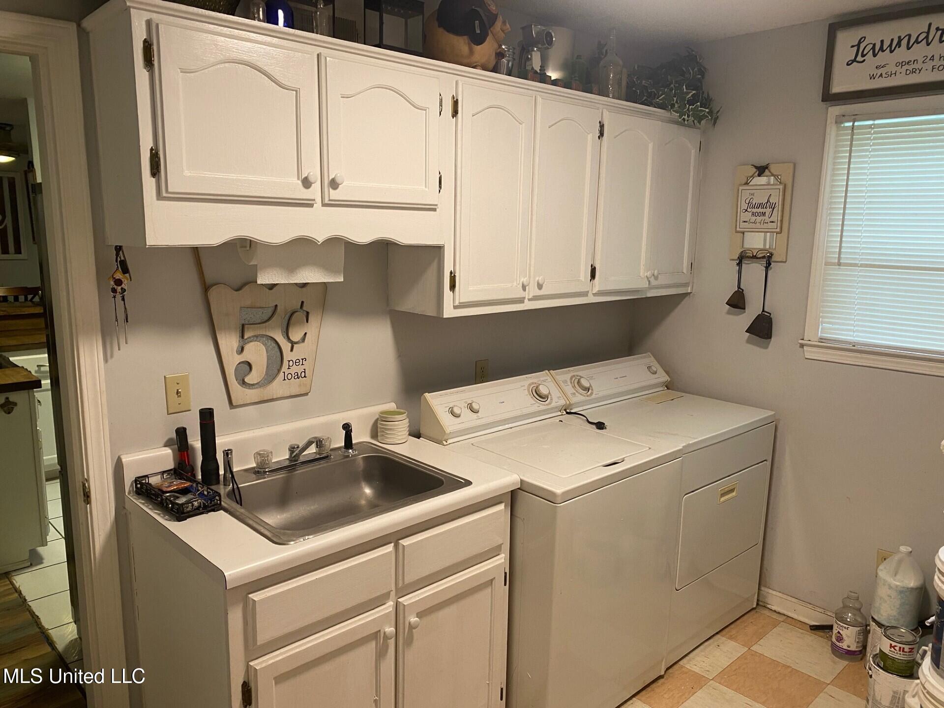 2085 Yellowdog Road