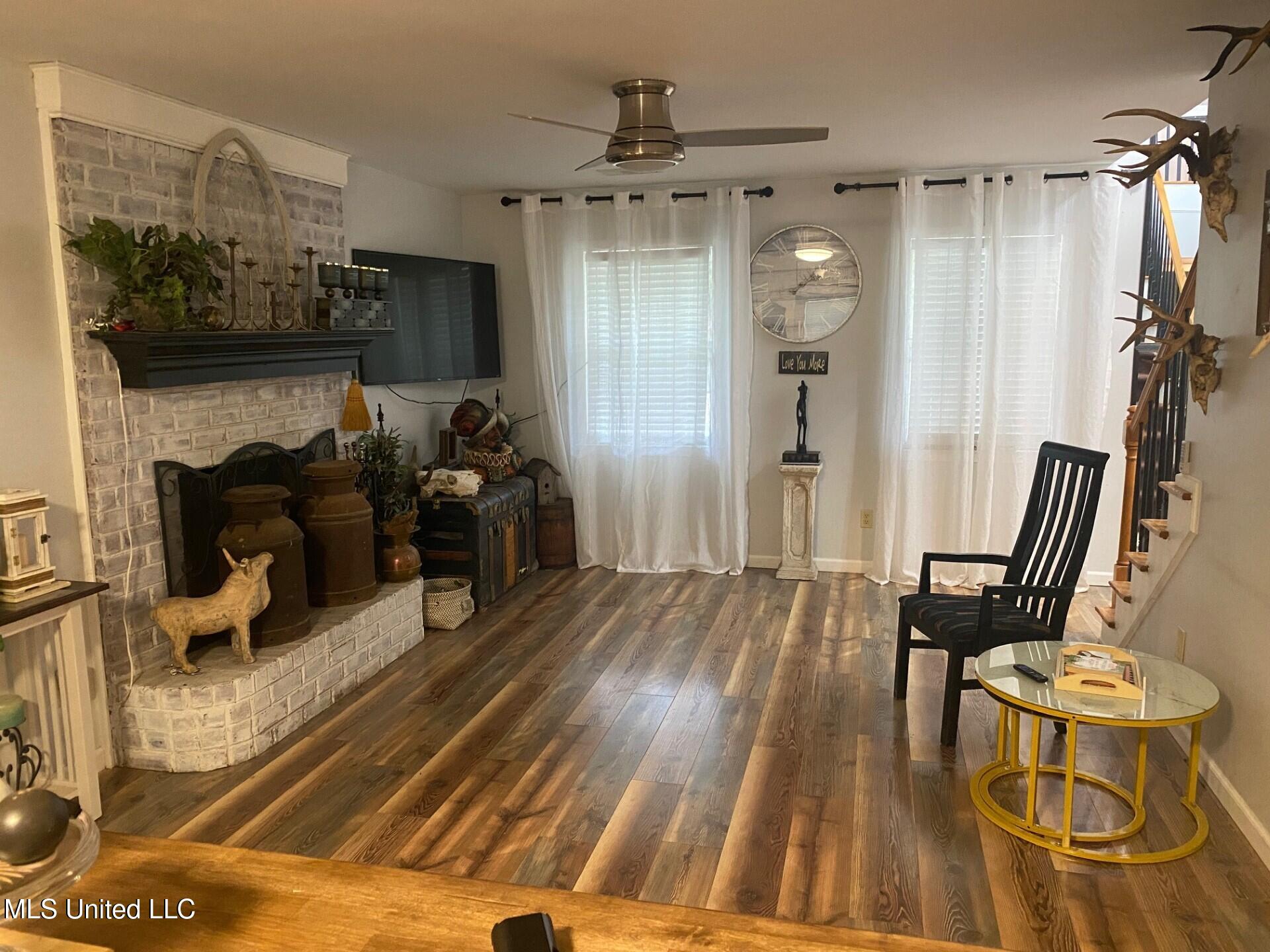 2085 Yellowdog Road