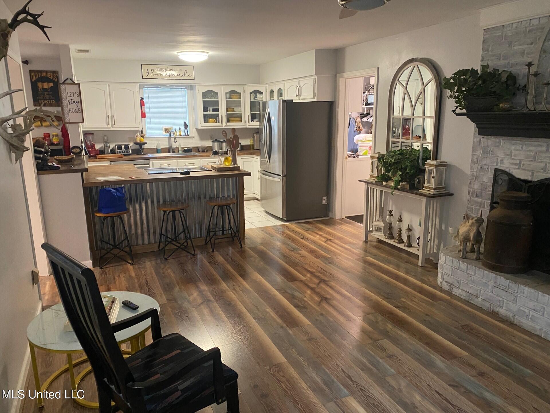 2085 Yellowdog Road