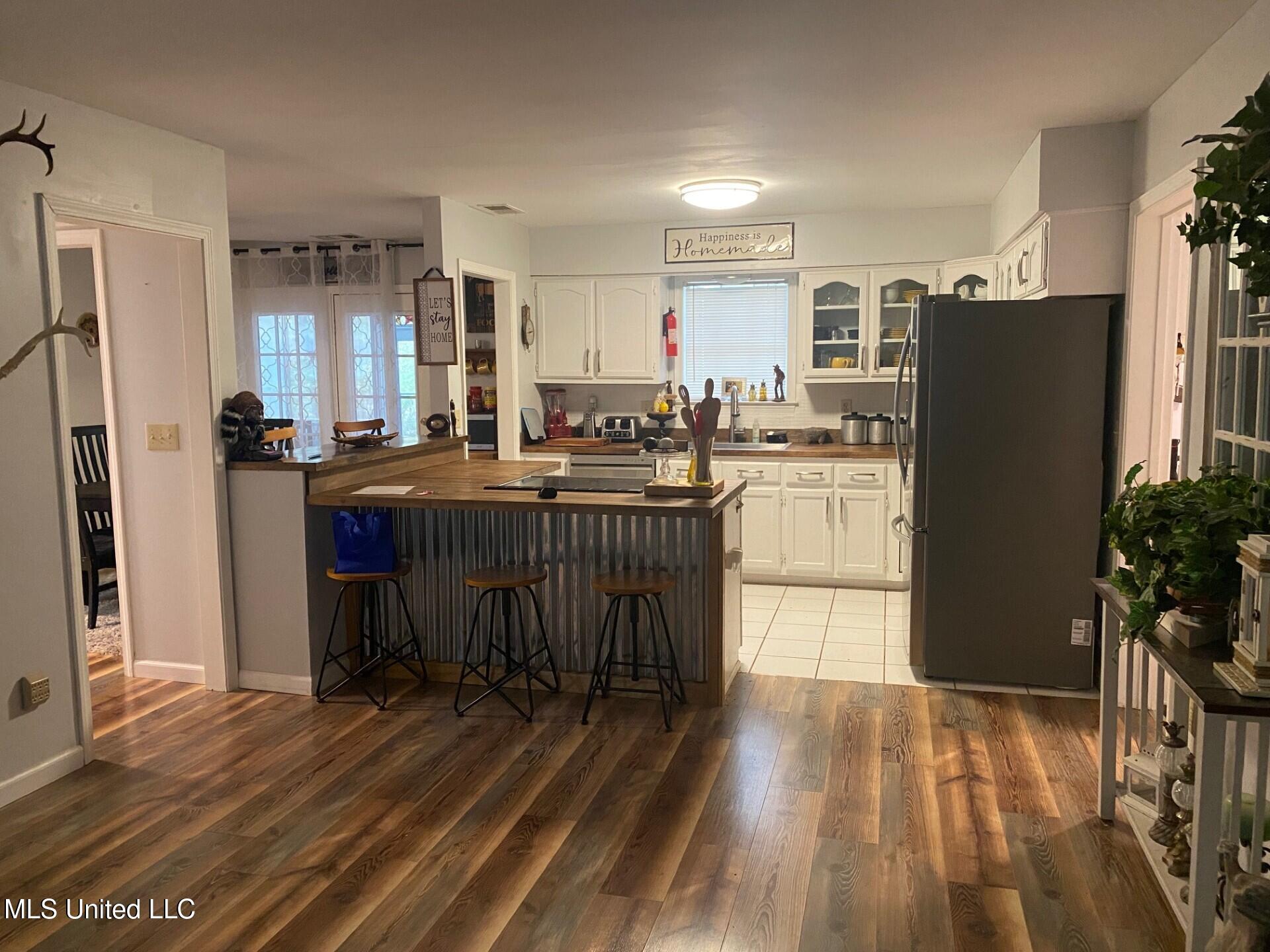 2085 Yellowdog Road