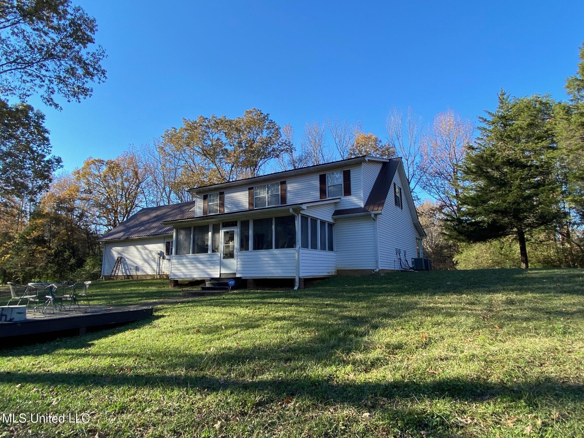 2085 Yellowdog Road