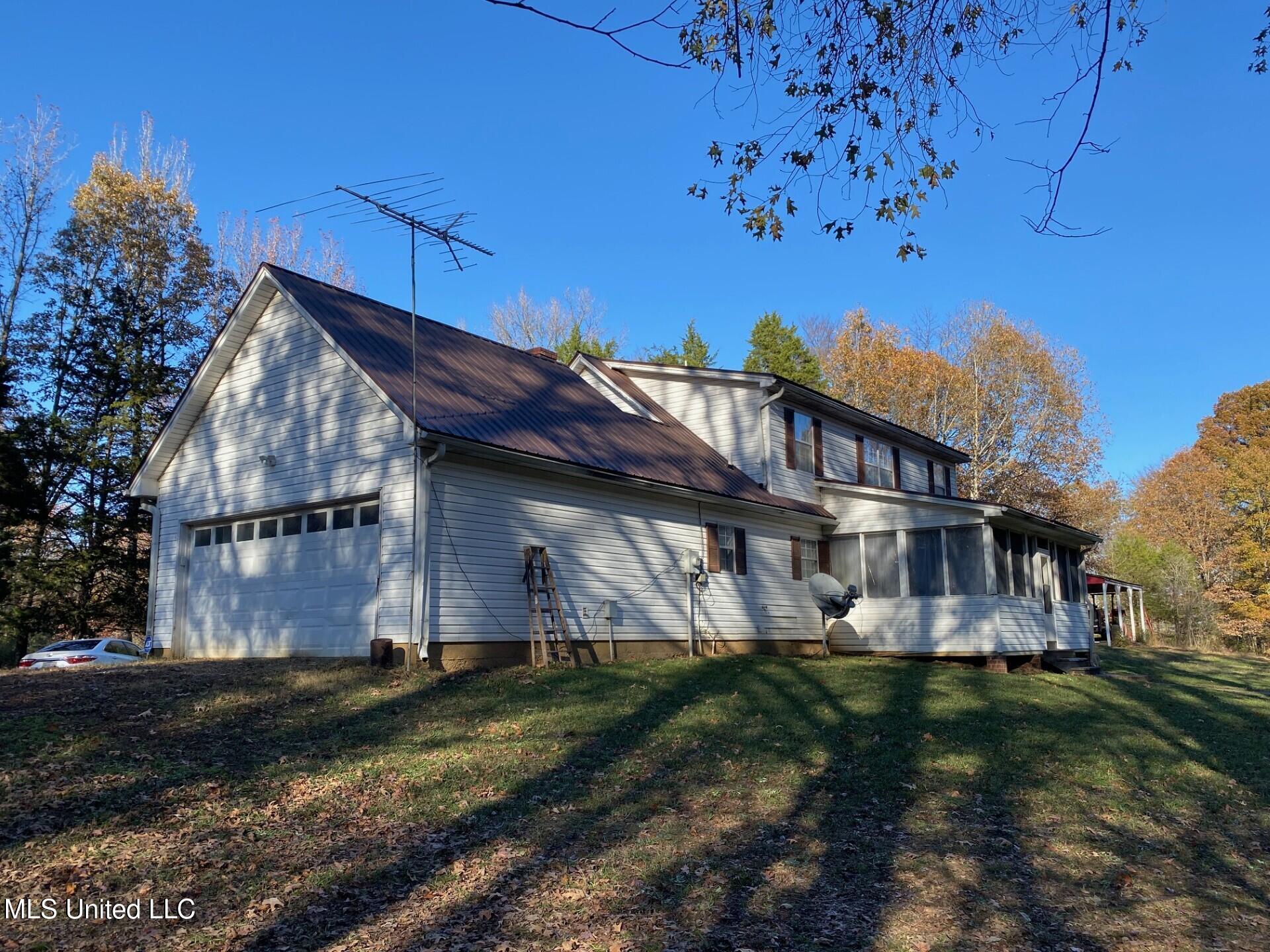 2085 Yellowdog Road