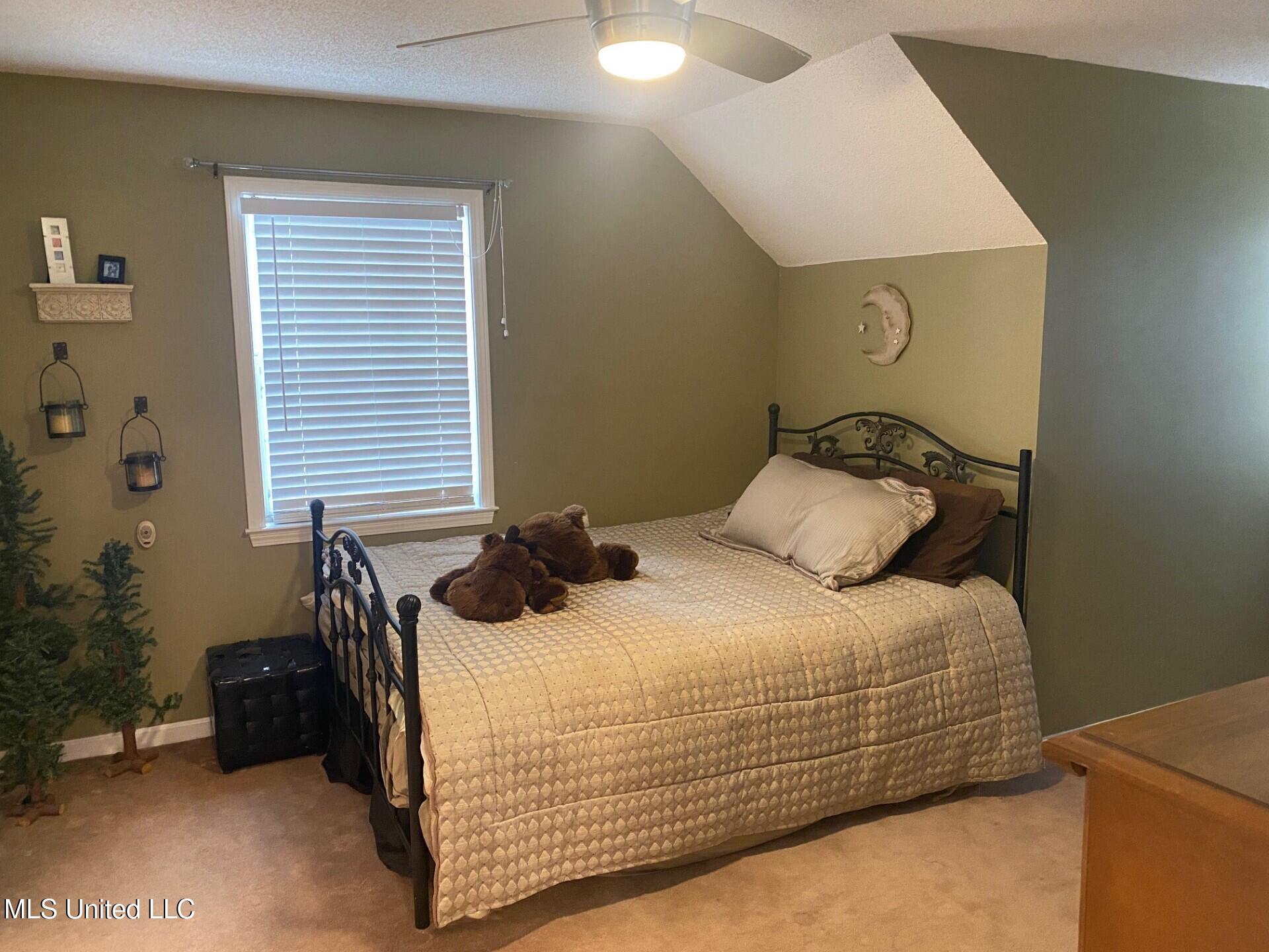2085 Yellowdog Road