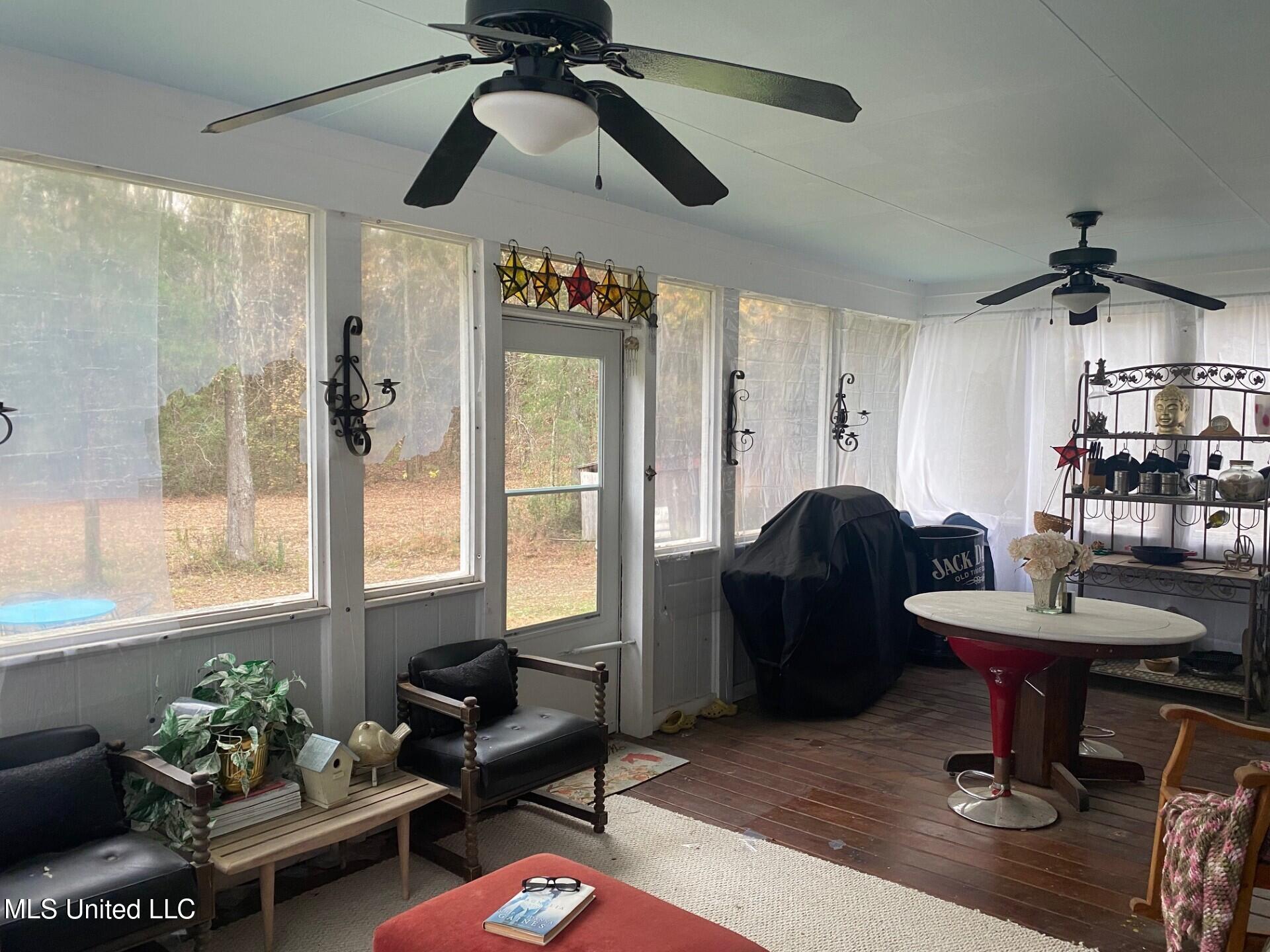 2085 Yellowdog Road