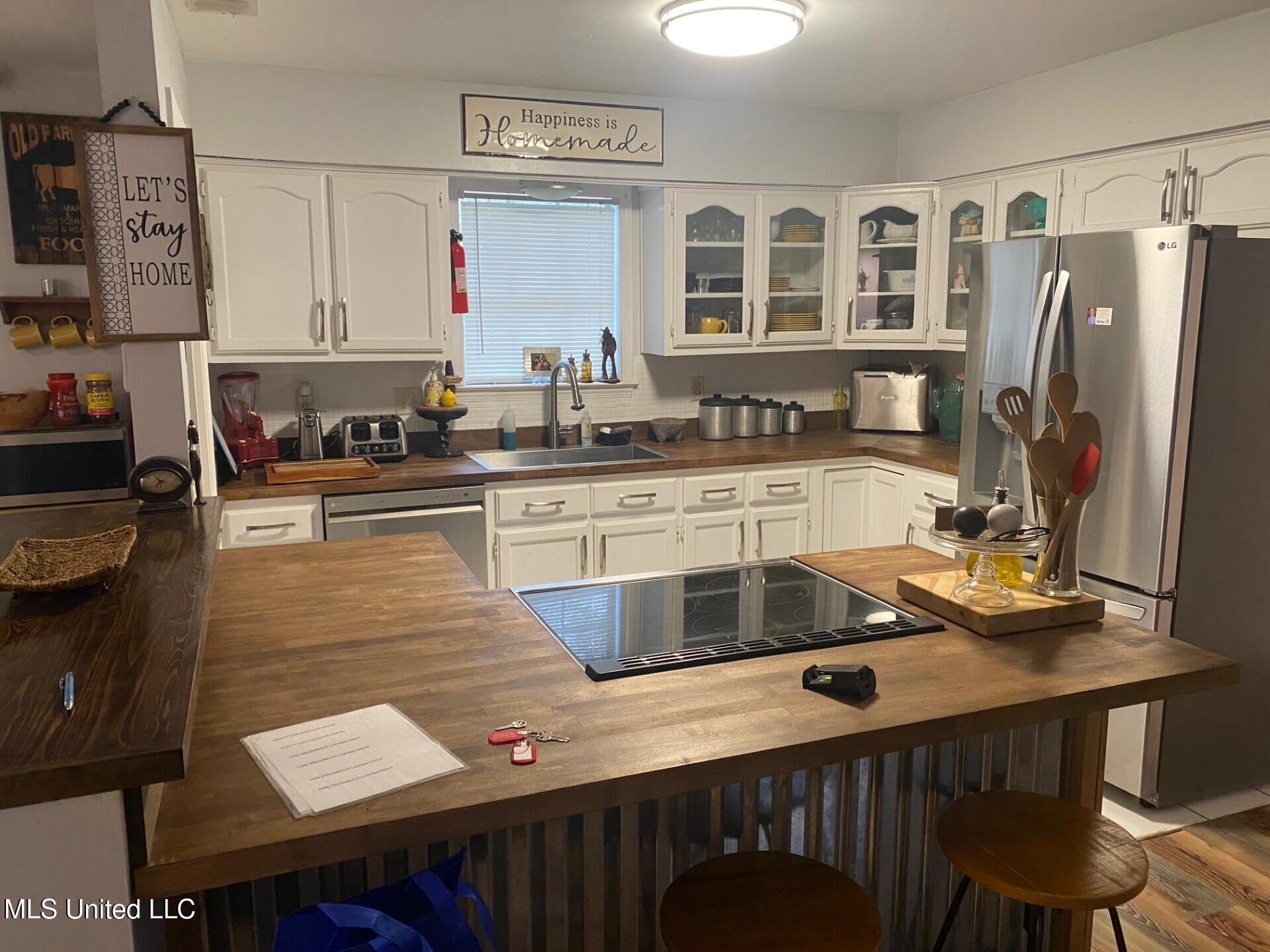 2085 Yellowdog Road