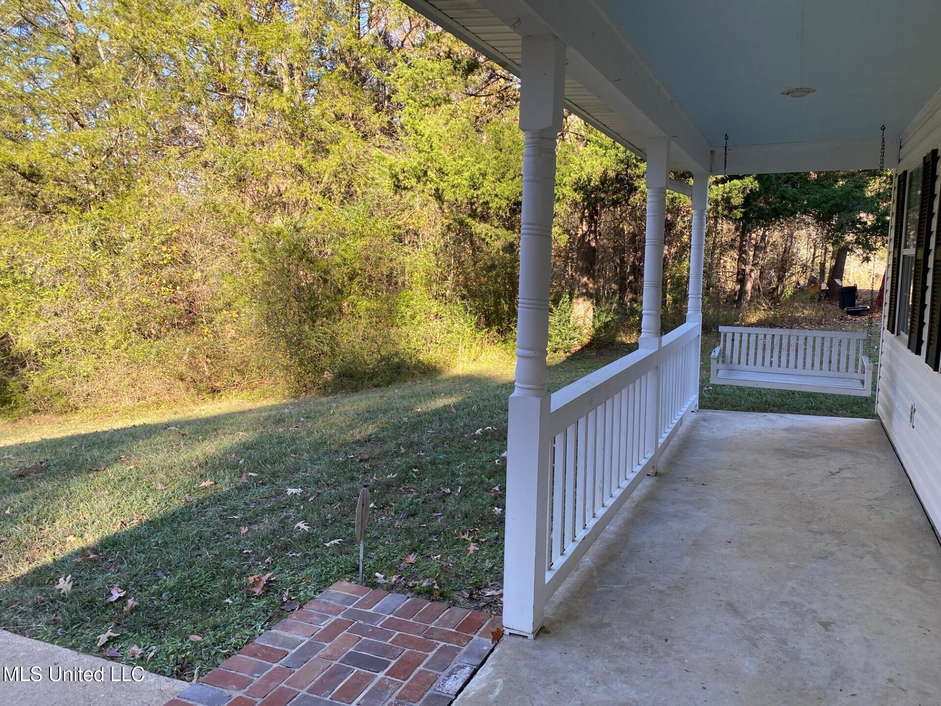 2085 Yellowdog Road