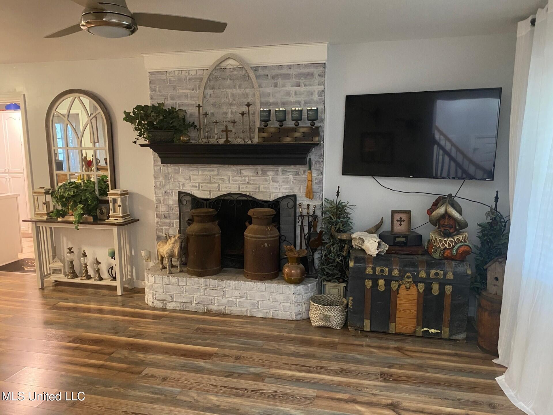 2085 Yellowdog Road