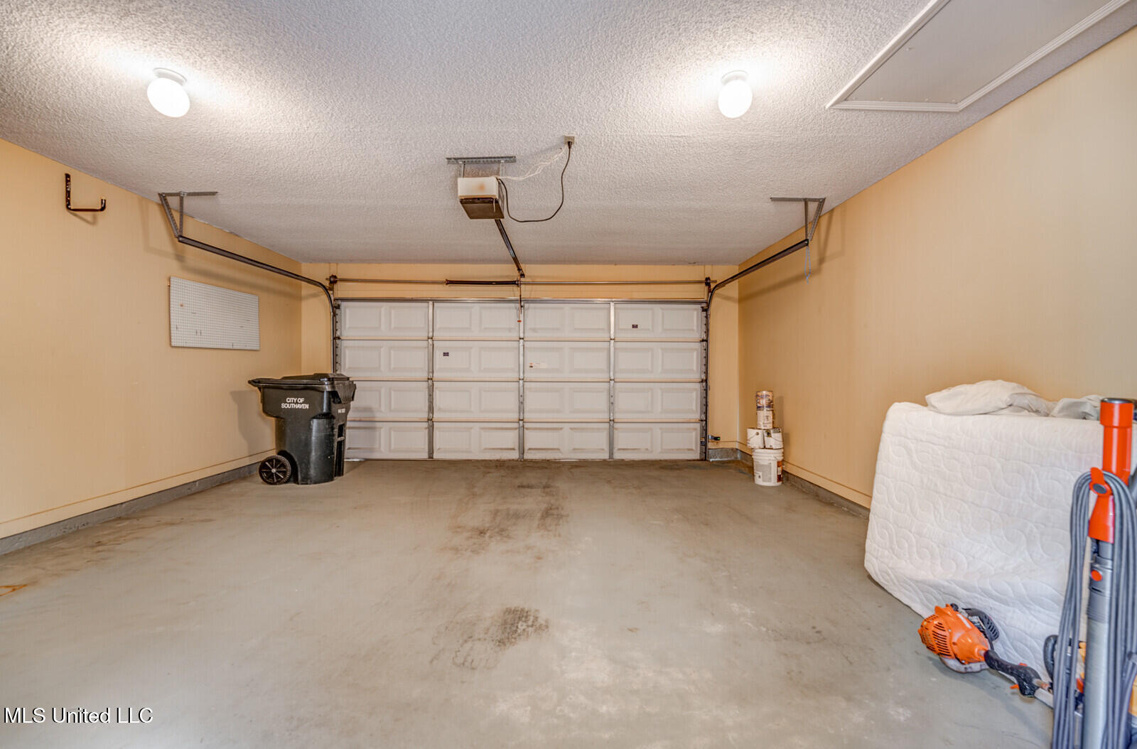 6742 Beaumont Circle