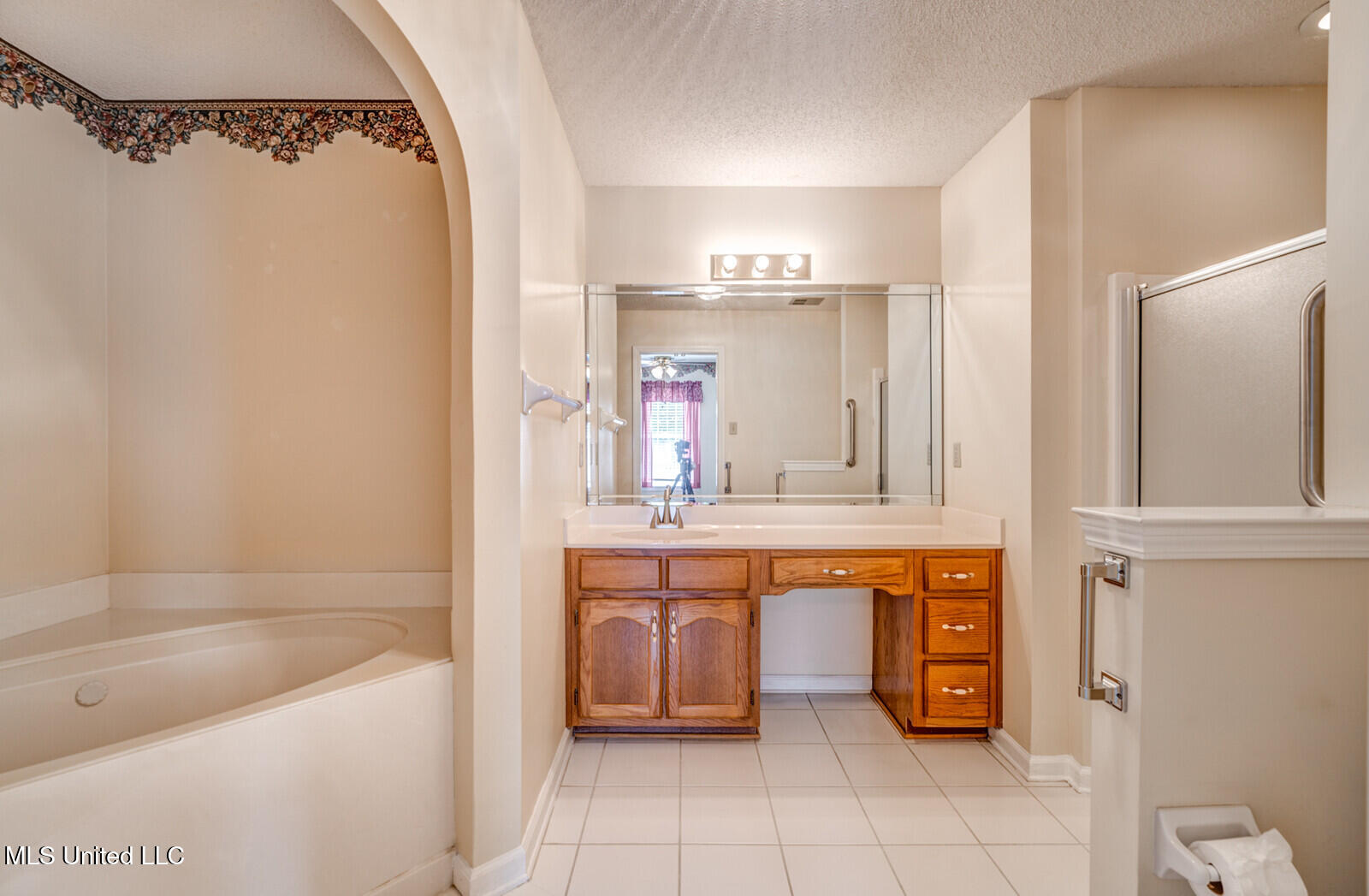 6742 Beaumont Circle