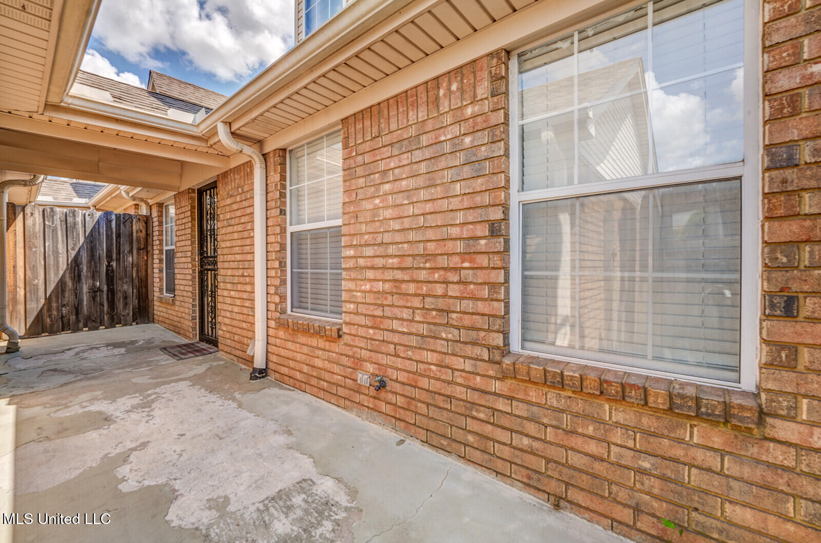 6742 Beaumont Circle