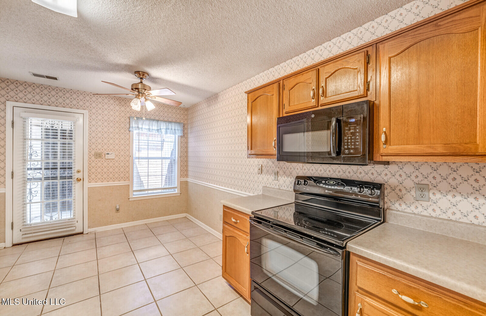 6742 Beaumont Circle