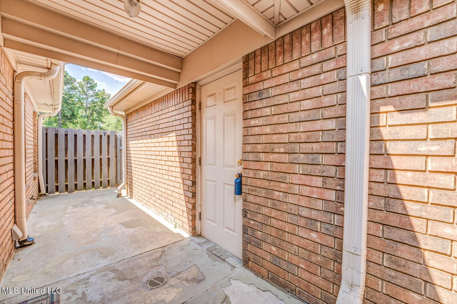 6742 Beaumont Circle