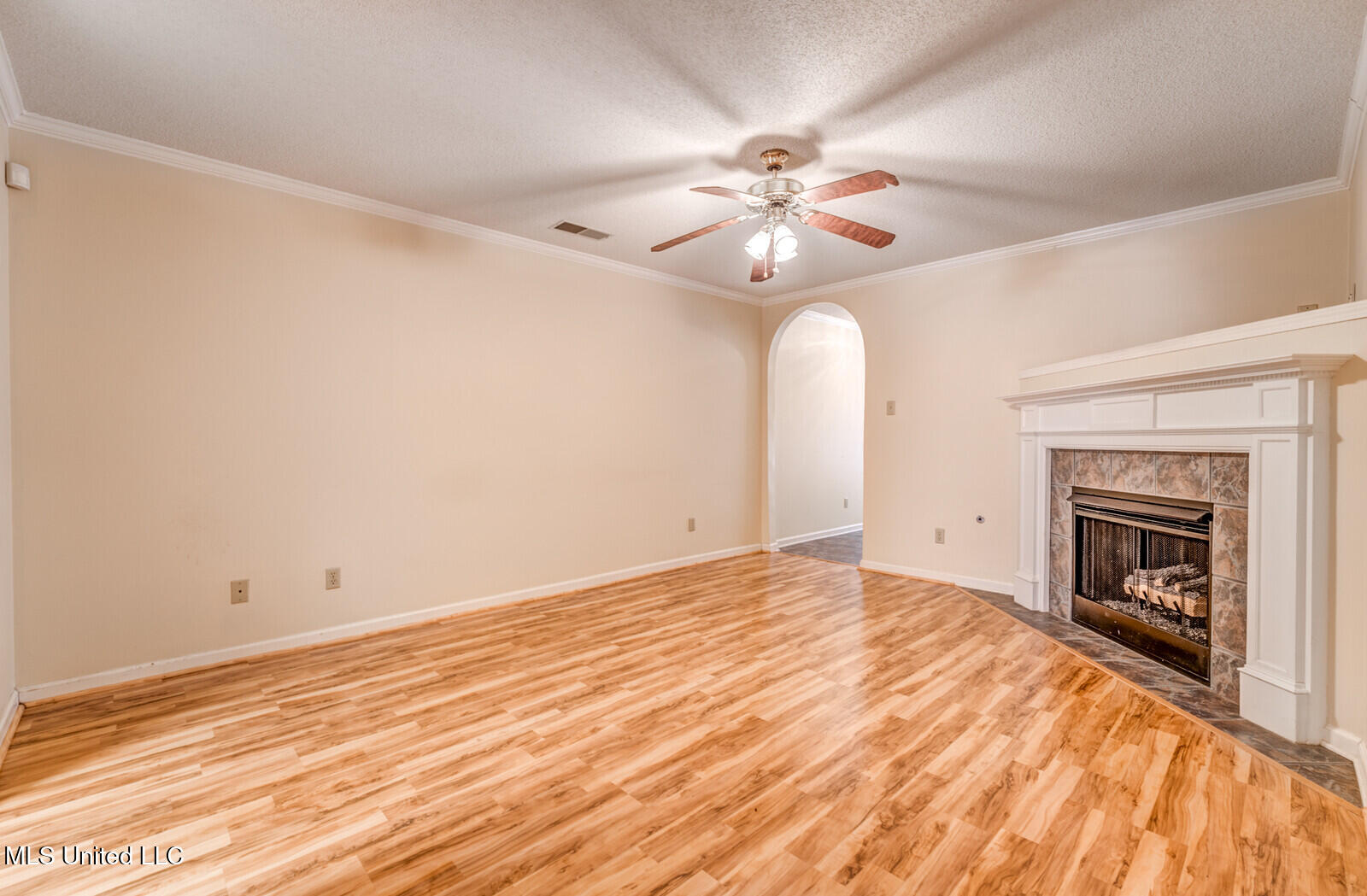 6742 Beaumont Circle