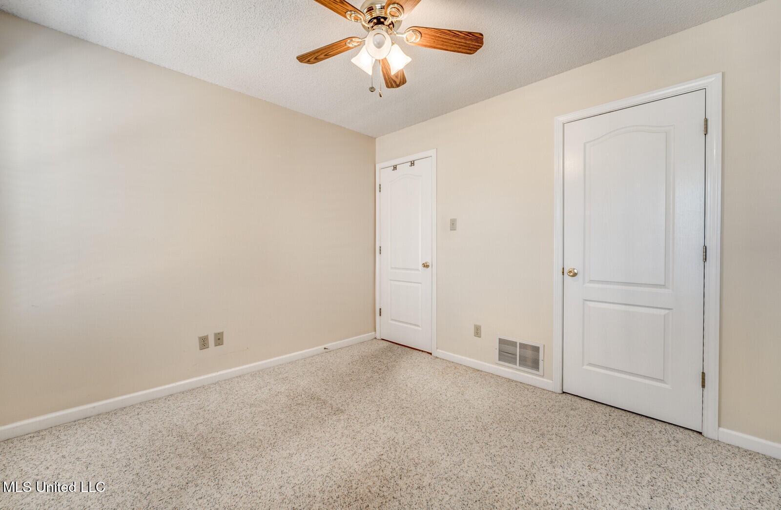 6742 Beaumont Circle