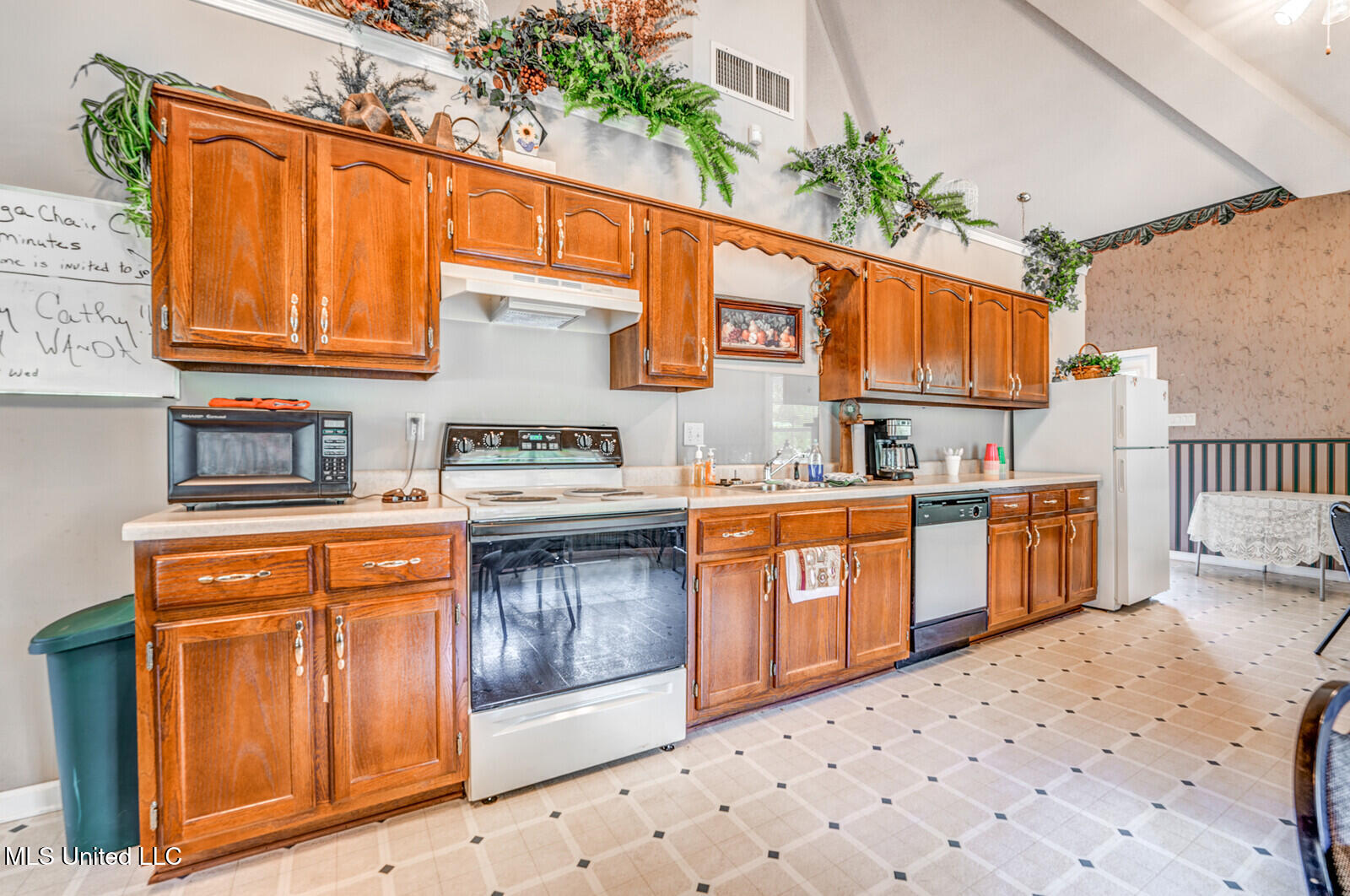 6742 Beaumont Circle