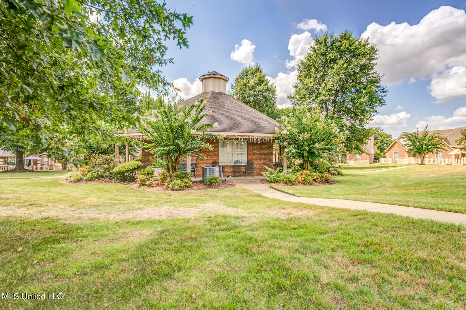 6742 Beaumont Circle