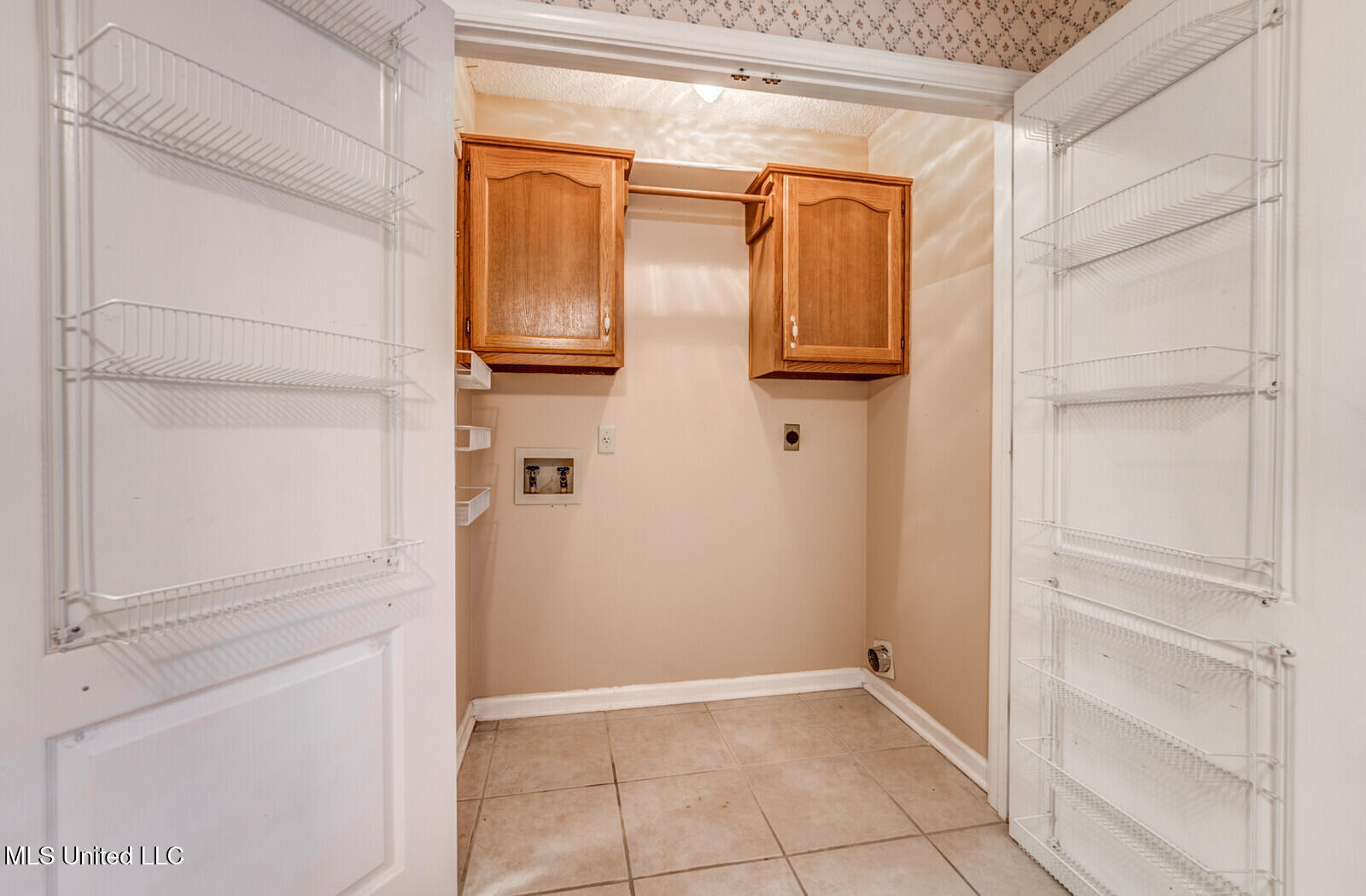 6742 Beaumont Circle