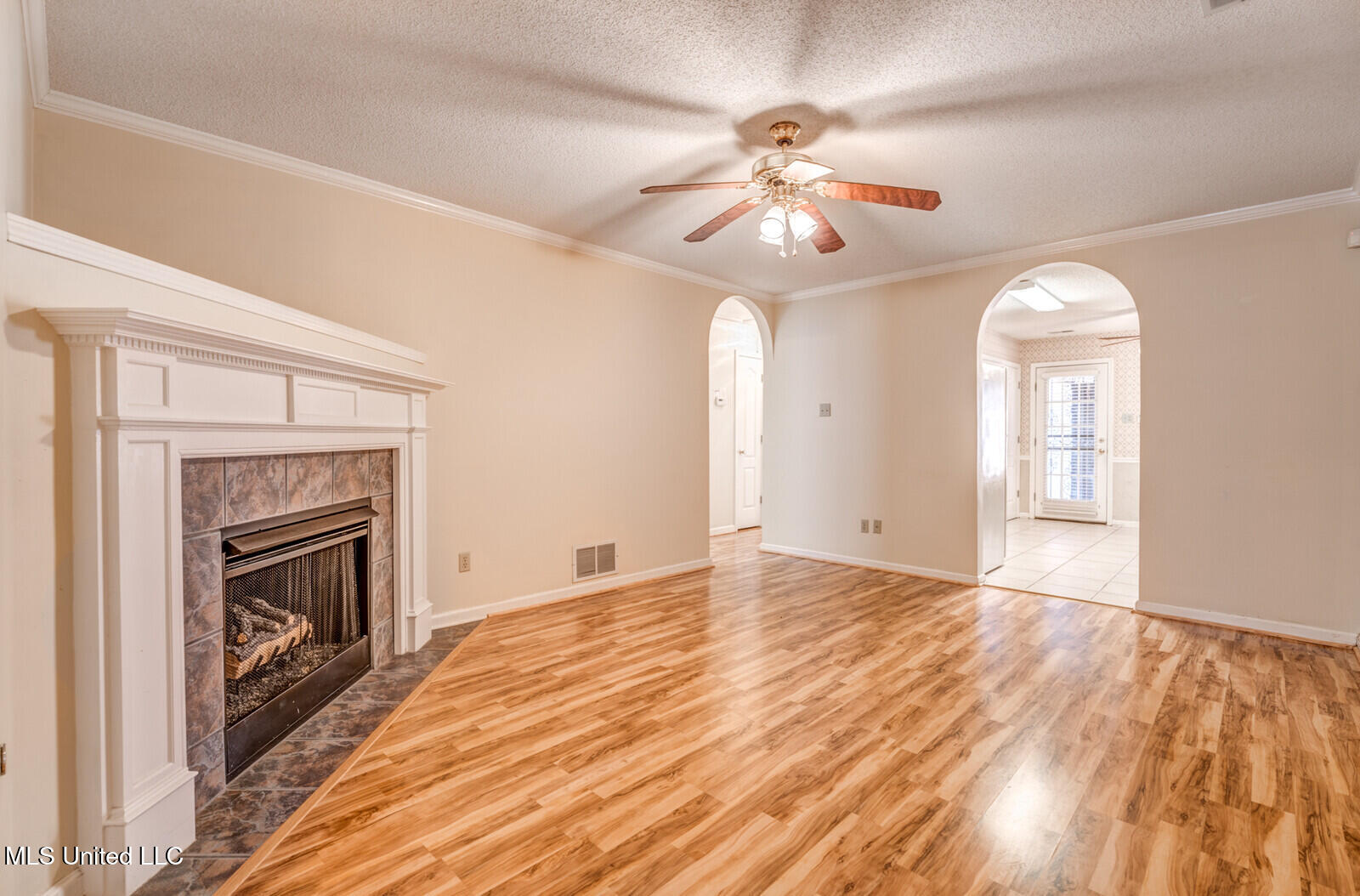 6742 Beaumont Circle