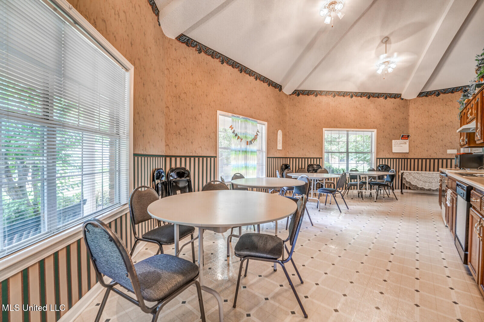 6742 Beaumont Circle