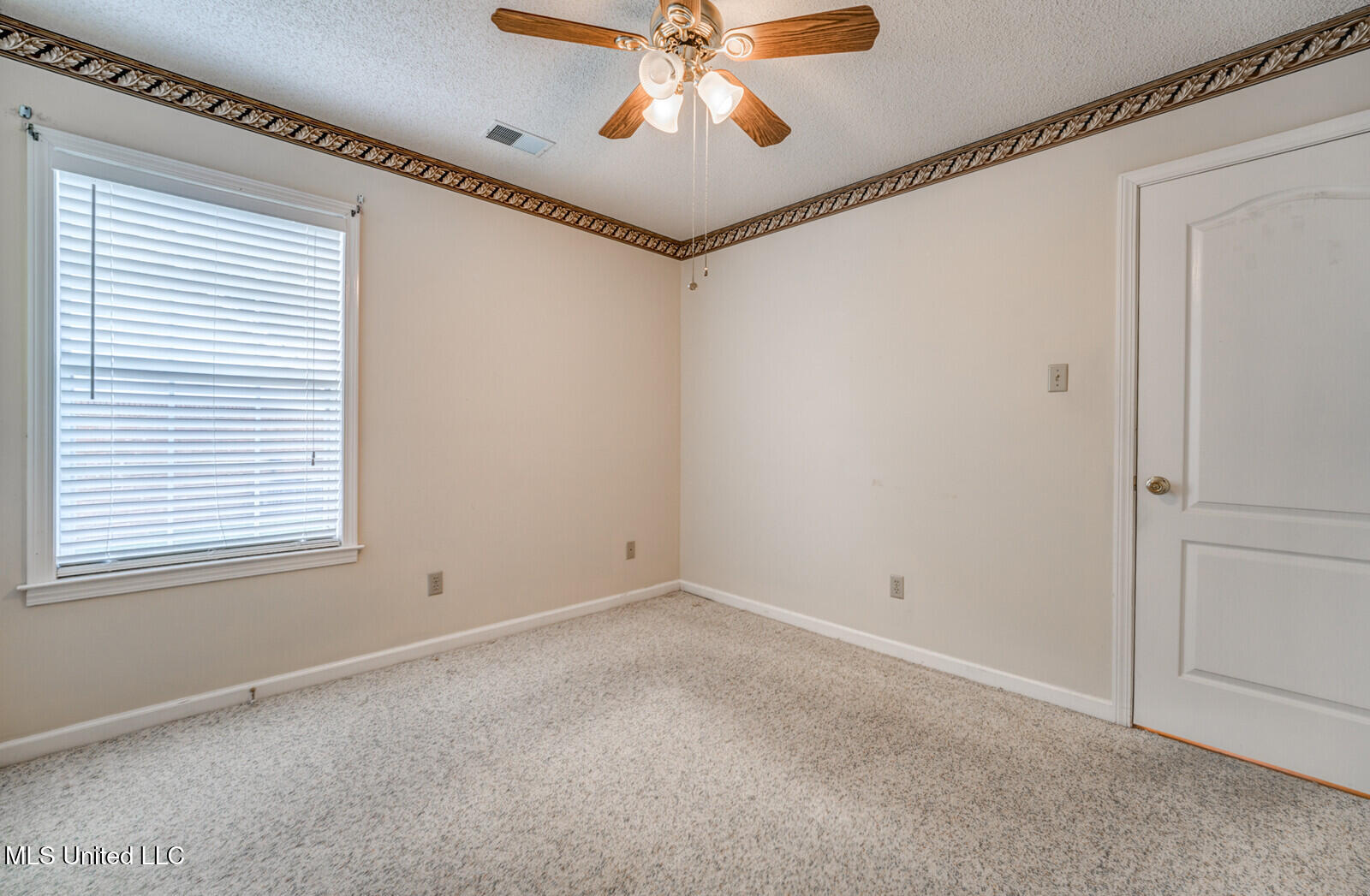 6742 Beaumont Circle