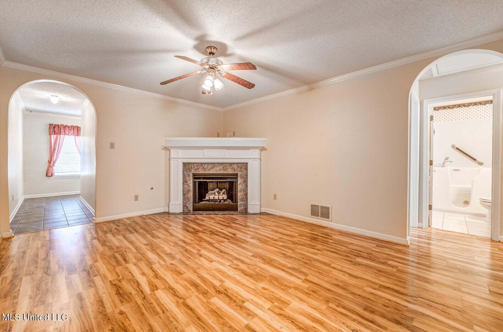 6742 Beaumont Circle