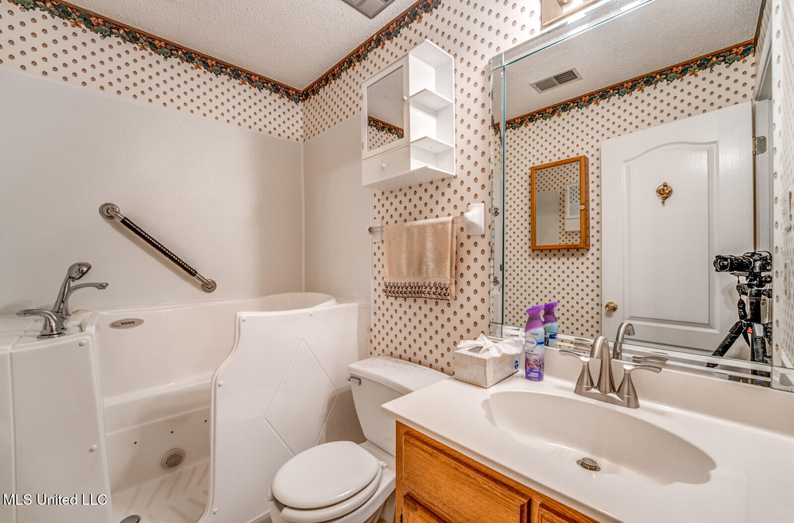 6742 Beaumont Circle