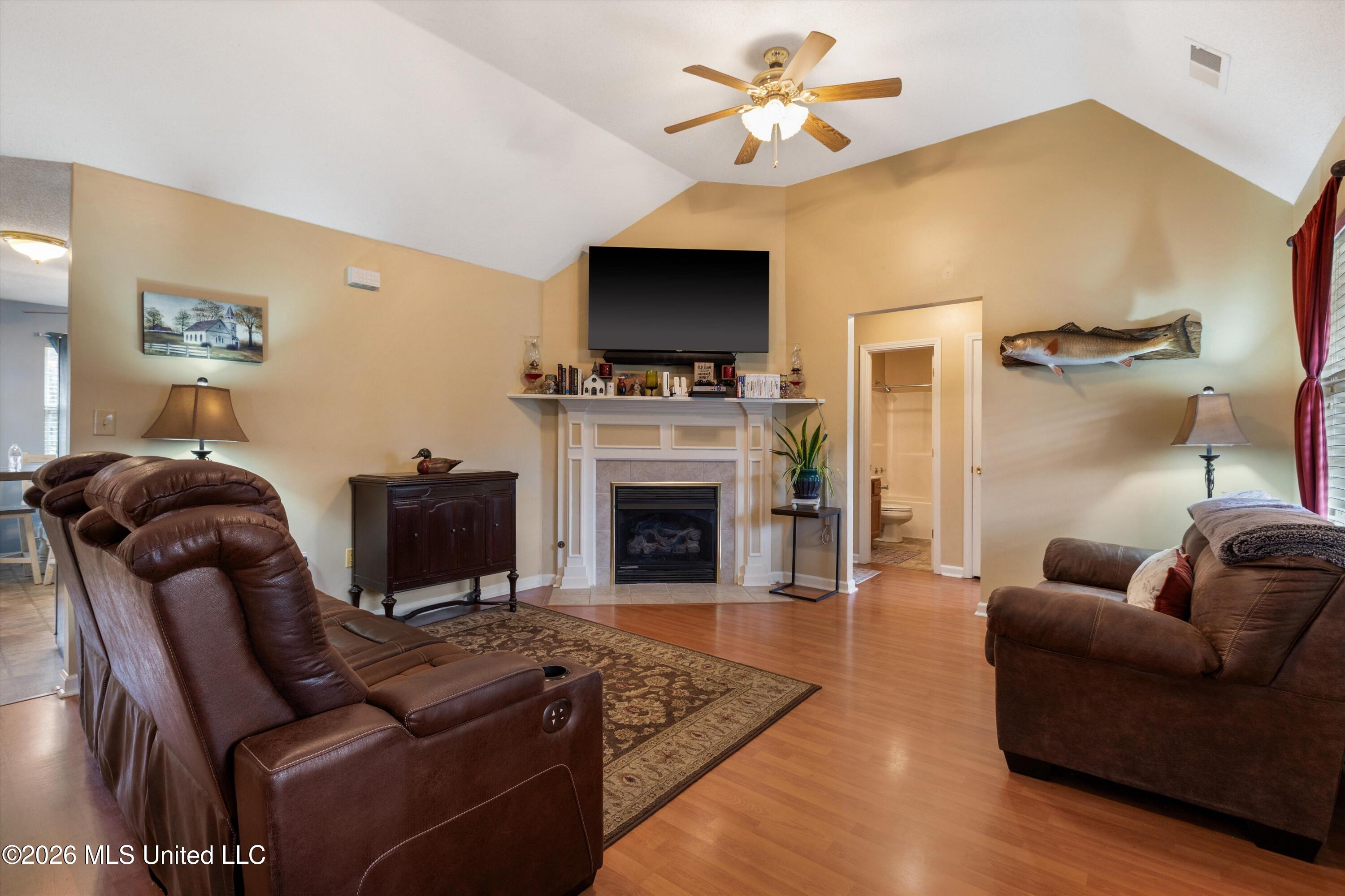 107 Hummingbird Lane