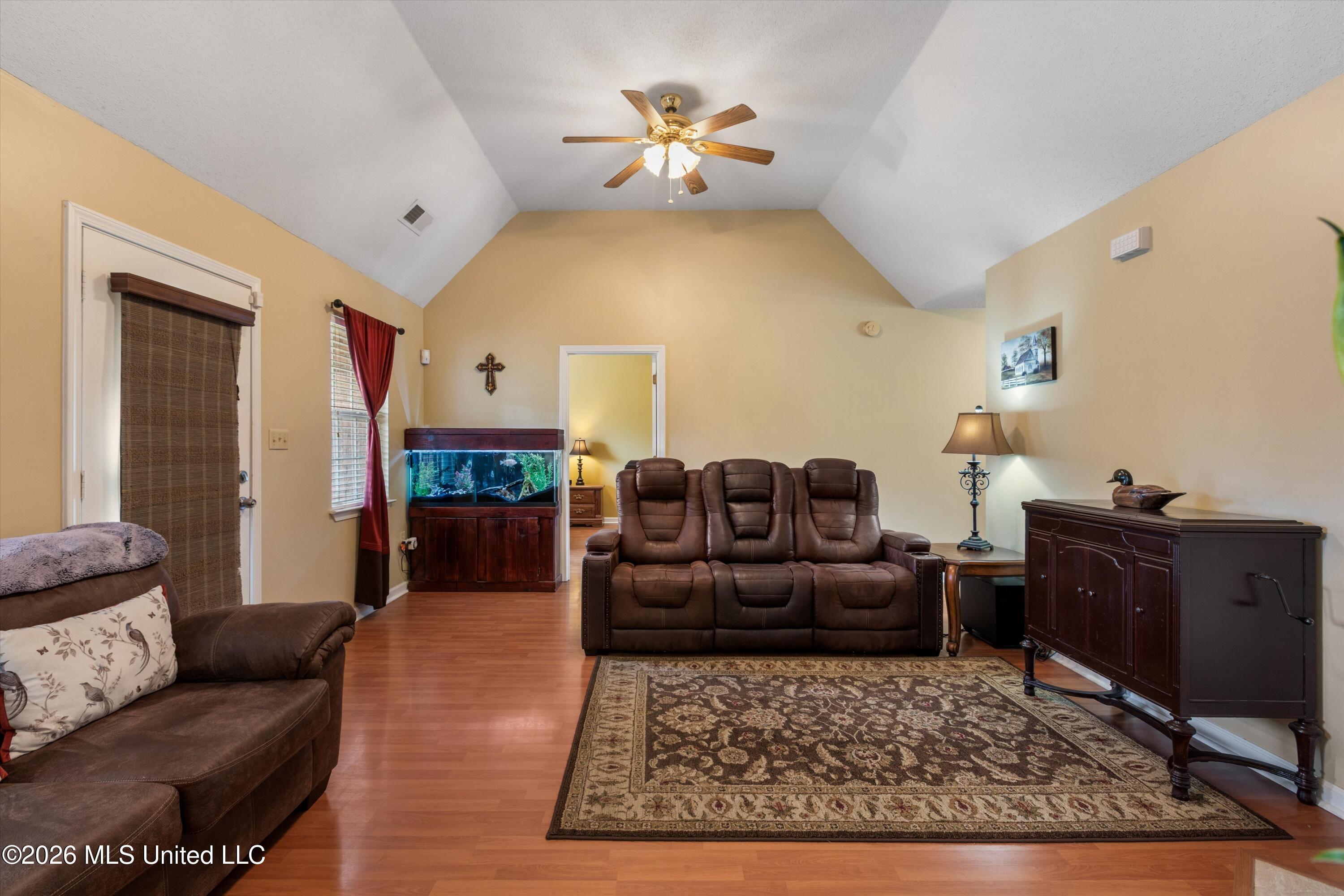 107 Hummingbird Lane