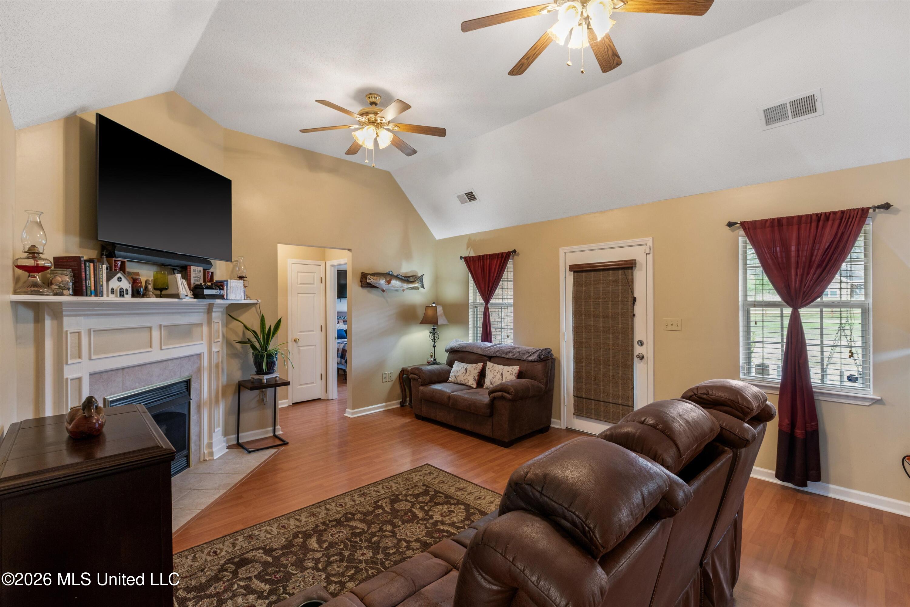 107 Hummingbird Lane