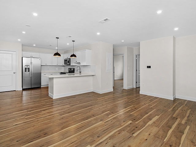 1 Pleasant St # 3 Unit: Fl 1,2,3