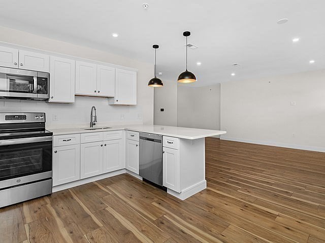 1 Pleasant St # 3 Unit: Fl 1,2,3