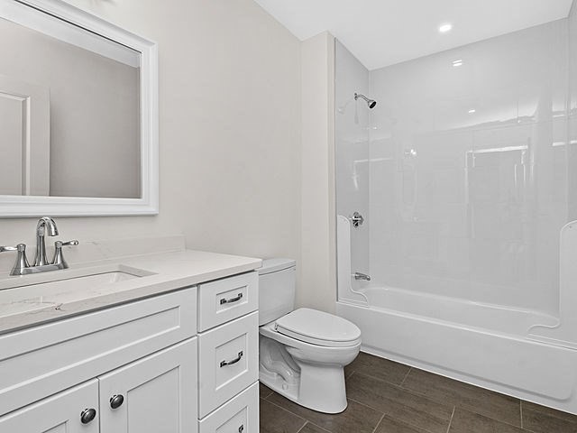 1 Pleasant St # 3 Unit: Fl 1,2,3