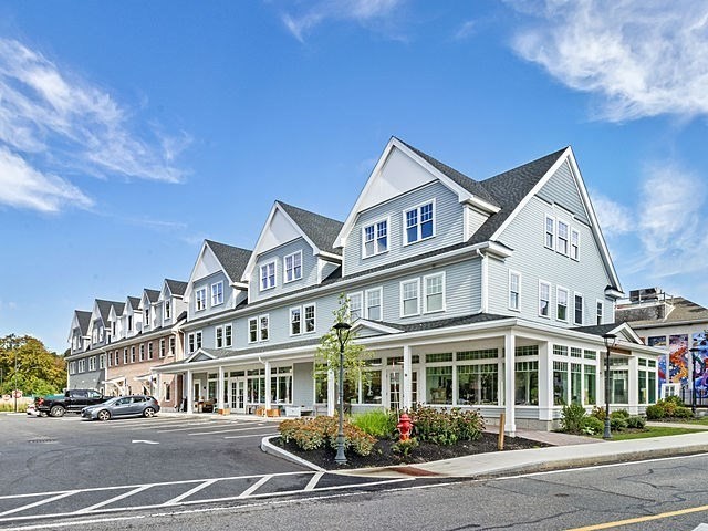 1 Pleasant St # 3 Unit: Fl 1,2,3