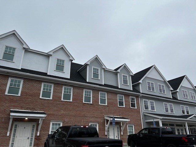 1 Pleasant St # 3 Unit: Fl 1,2,3