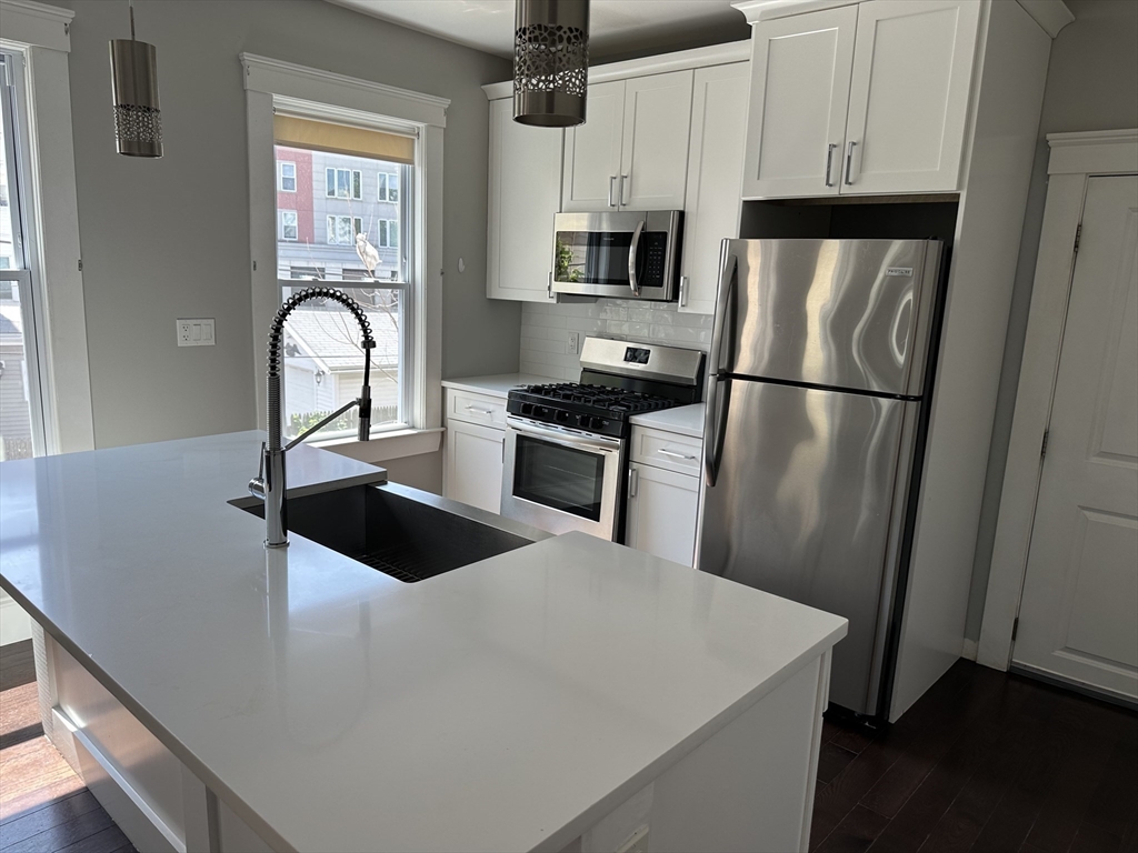 181-183 Chelsea St