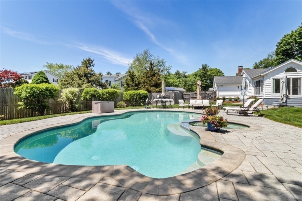 15 Fernwood Road