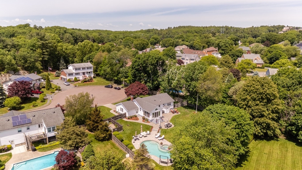 15 Fernwood Road