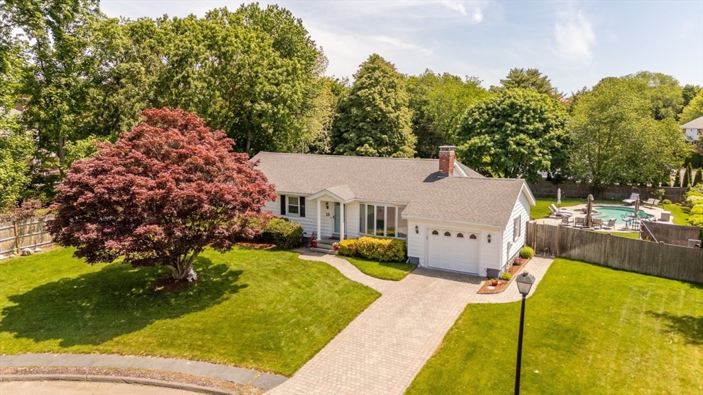 15 Fernwood Road