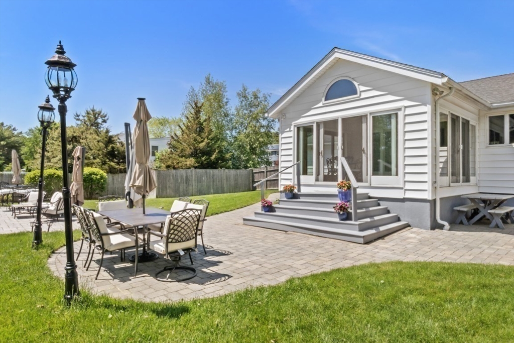 15 Fernwood Road