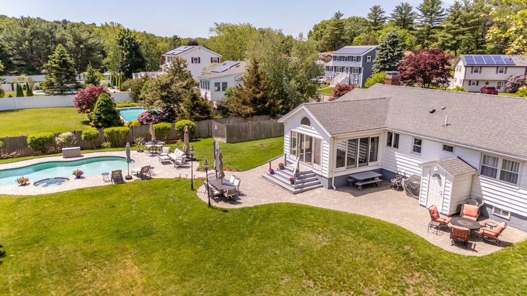 15 Fernwood Road