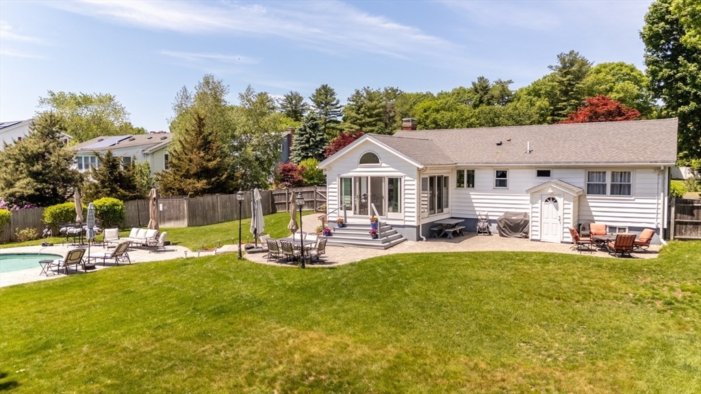 15 Fernwood Road