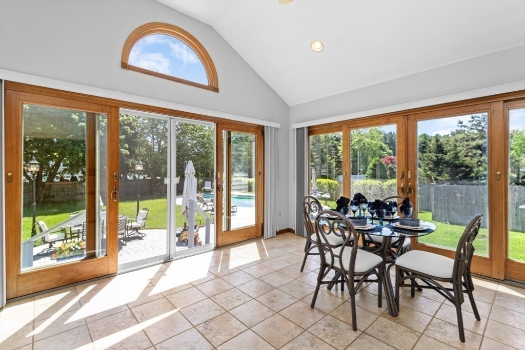 15 Fernwood Road