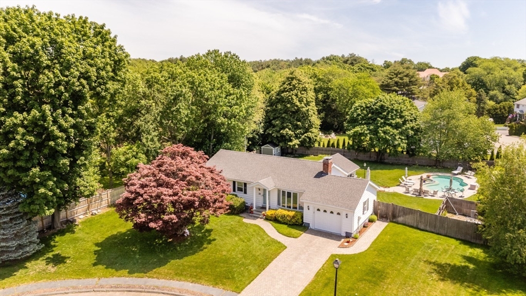 15 Fernwood Road