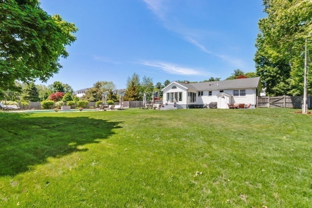 15 Fernwood Road