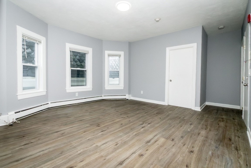 25 W Wyoming Ave # 6