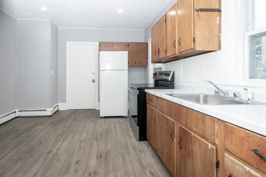 25 W Wyoming Ave # 6