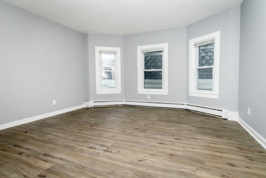 25 W Wyoming Ave # 6