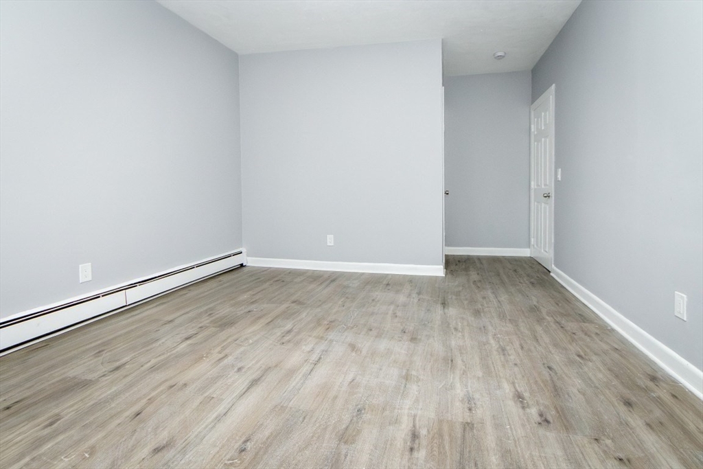 25 W Wyoming Ave # 6